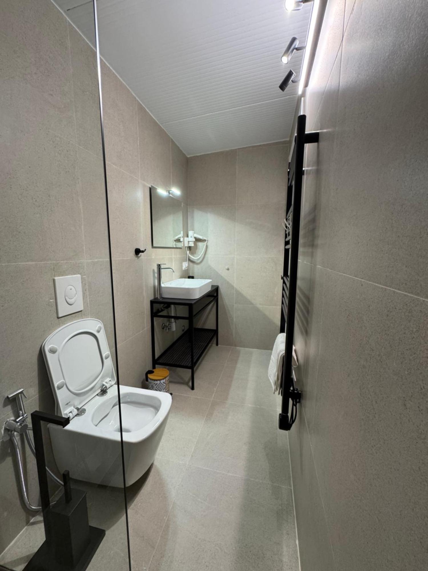 Hotel At Mimosa Street Tirana